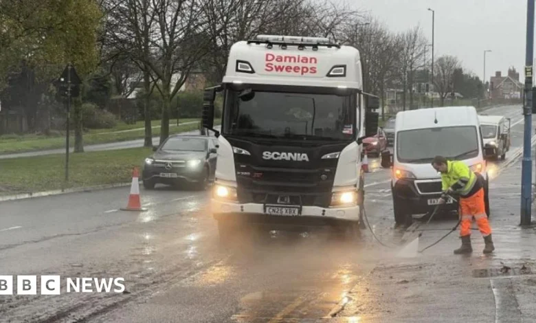 Heavy rain causes flash floods in West Midlands