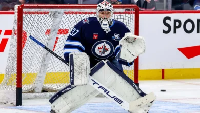Hellebuyck out for Jets, to have knee surgery