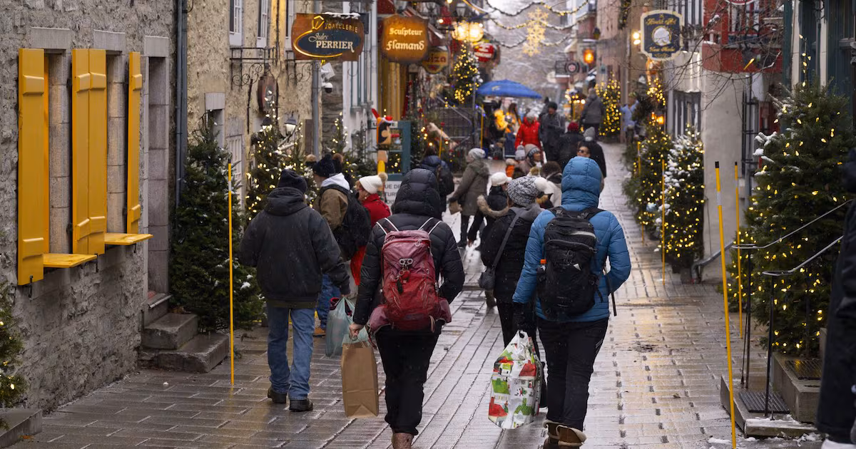 Holiday job postings up from last year but finding a job still challenging: report