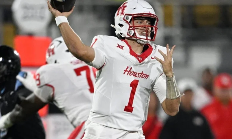 Houston’s defense holds on to upend UCF 30-27 after late field goal by Ethan Sanchez