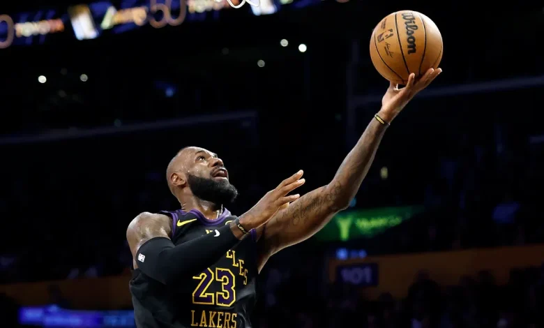 How many points did LeBron James score? Lakers vs. Jazz stats