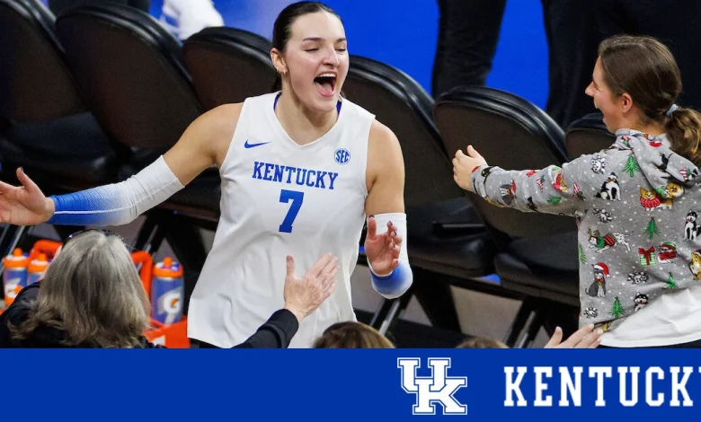 Hudson’s Errorless Match Helps Send (1) Kentucky into Semifinals
