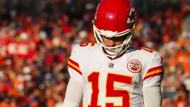 "Huge loss for Patrick Mahomes": NFL fans take dig at Chiefs after referee suffers devastating injury during Bills vs. Texans