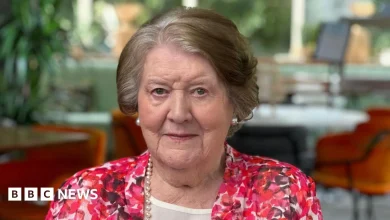 Hundreds attend Patricia Routledge's funeral in Chichester