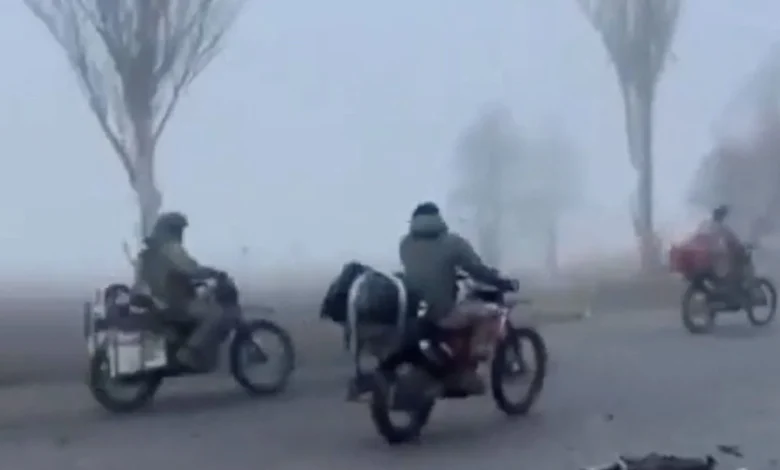 Hundreds of Russian troops roll into key frontline Ukrainian city 'Mad Max-style', video appears to show
