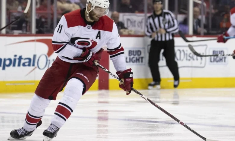 Hurricanes' Staal gets in first fight since 2017 in record 910th game