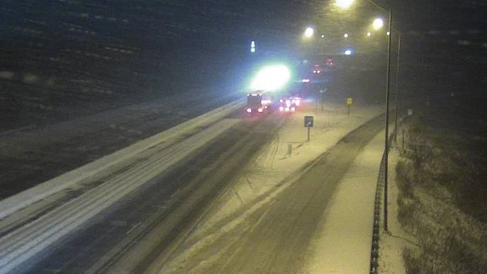 Icy conditions close portion of Highway 401 in Drumbo