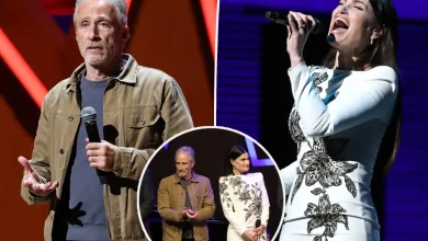 Idina Menzel and Jon Stewart recreate infamous ‘Adele Dazeem’ moment