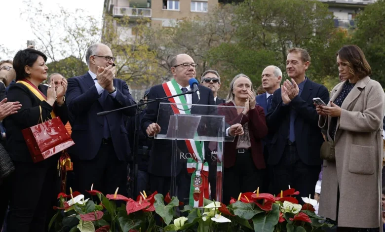 Il sindaco Verdone inaugura un'area verde a Villa Gordiani, l'abbraccio dei residenti: "Torna presto"
