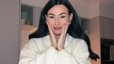 Influencer mum warned she’ll ‘traumatise’ twins as she reveals she’s started potty training at the age of ONE