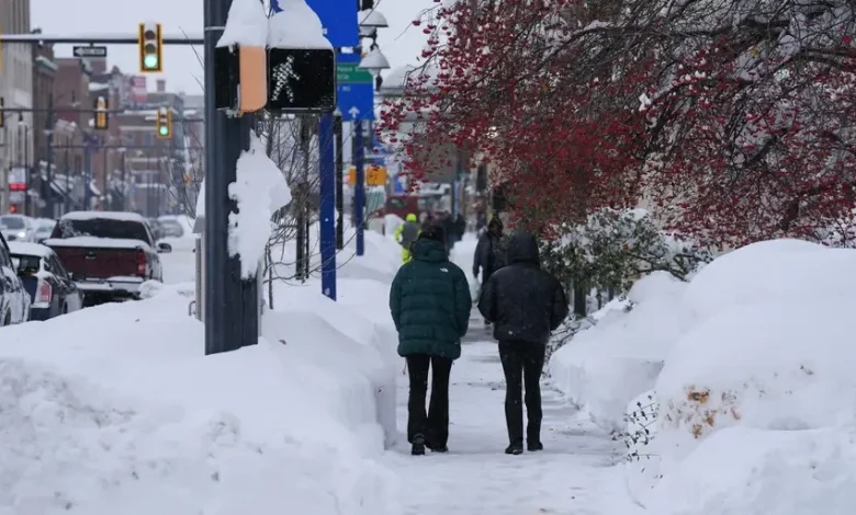 Intense lake-effect snowstorm targets Great Lakes with up to 2-feet as Winter Storm Warning issued for Chicago