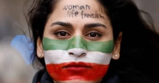 Iran rolls out 'green tick' site to woo back émigrés but risks abound | Iran International