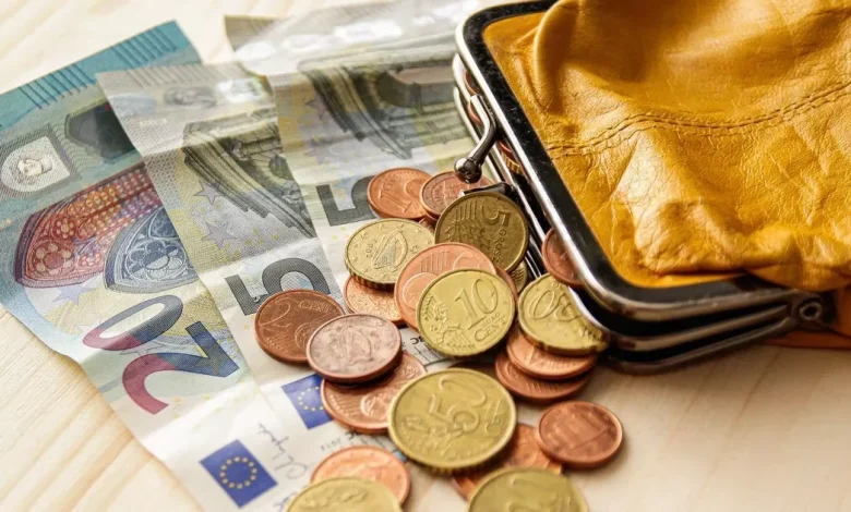 Irish people receiving major 'double' social welfare payment after New Year