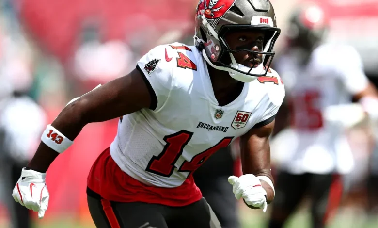 Is Chris Godwin playing today in Week 12 vs. Rams?