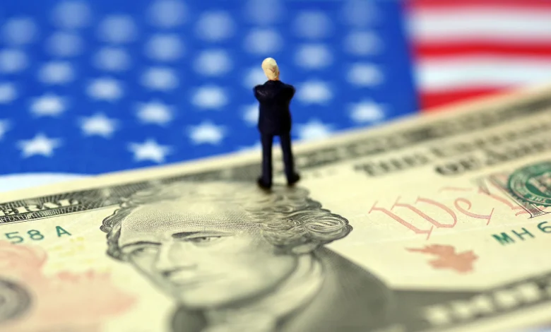 Is the US dollar's dominance under threat? The euro's attempt to break through 1.1600 has failed; tonight’s congressional vote will be decisive!