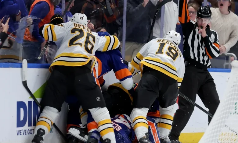 Islanders jump in after Bruins' Nikita Zadorov roughs up Matthew Schaefer