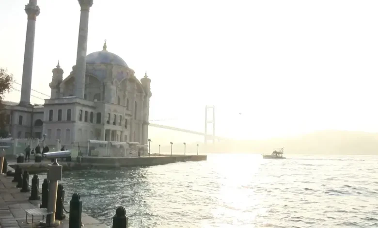 İstanbul Boğazı Sabah Saatlerinde Yoğun Sise Büründü