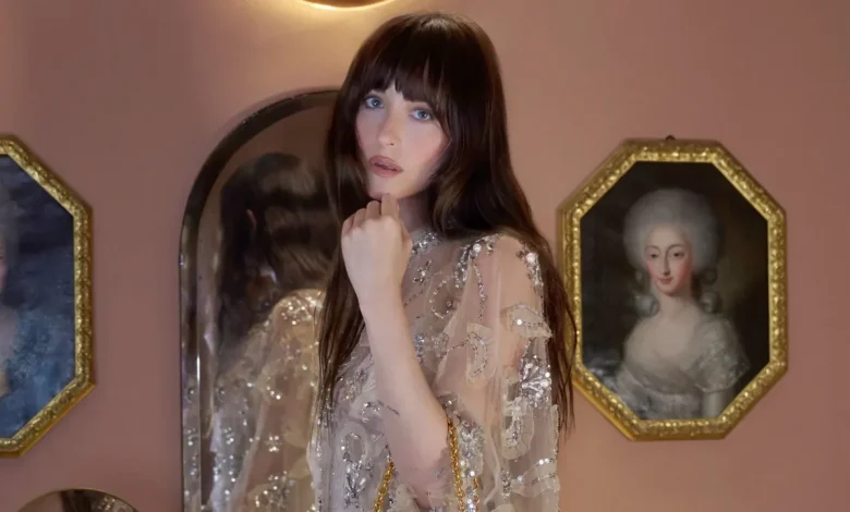 “It Makes Me Look Insane”: Dakota Johnson On The Autumn Trends She Will (And Will Not) Be Endorsing