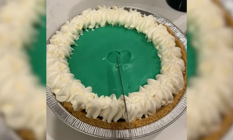 'It honestly is enjoyable.' See the internet's verdict on Taco Bell's Baja Blast Pie.