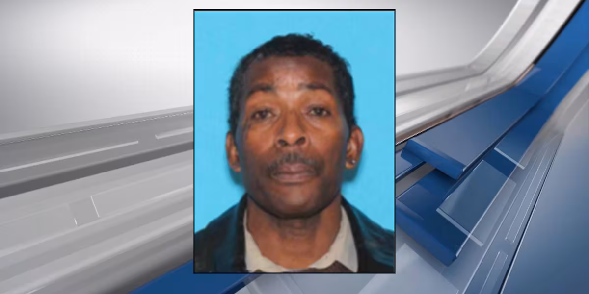 Jacksonville police officer injured in shooting, suspect still at large