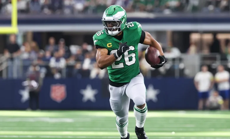 Jalen Hurts Makes His Own Noise As Eagles Take Halftime Lead in Dallas