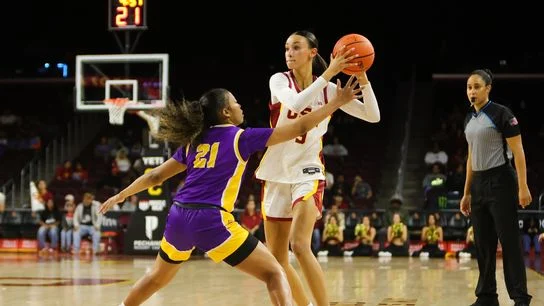Jazzy Davidson's first collegiate double-double propels Women of Troy past Tennessee Tech