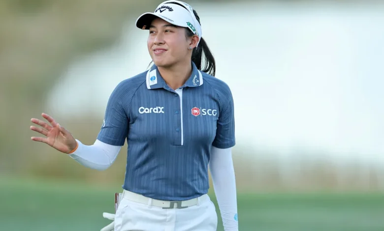 Jeeno Thitikul, battling wrist injury, closes in on player of the year; Somi Lee leads LPGA finale