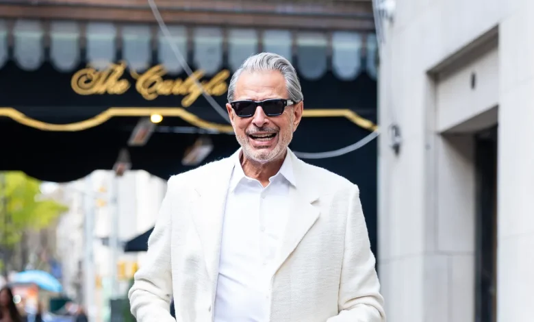 Jeff Goldblum is dressing like God