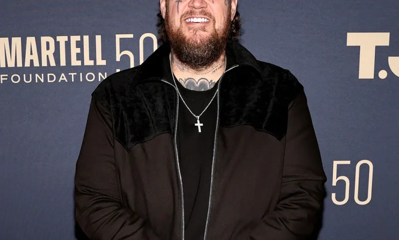 Jelly Roll Makes First Public Appearance After Revealing Beardless Look