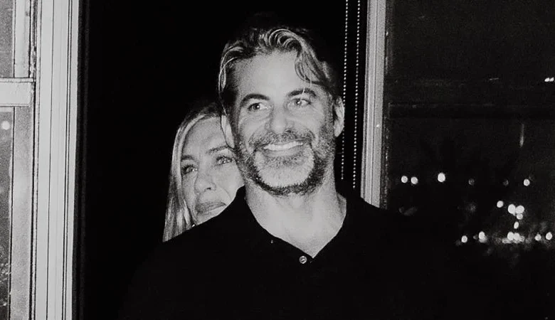 Jennifer Aniston goes Instagram-official with boyfriend Jim Curtis