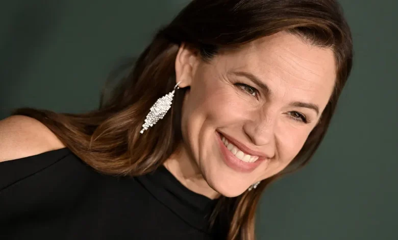 Jennifer Garner Just Went Cozy Bronde in Time for the Holidays