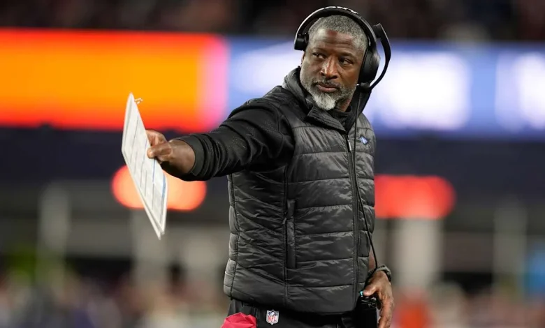 Jets HC Aaron Glenn 'evaluating everything' after New York's loss to Patriots, including quarterback