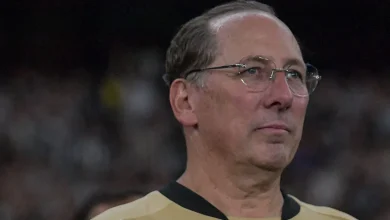 John Textor, do Botafogo, mira compra de clube inglês e pode fazer proposta milionária pelo Derby County