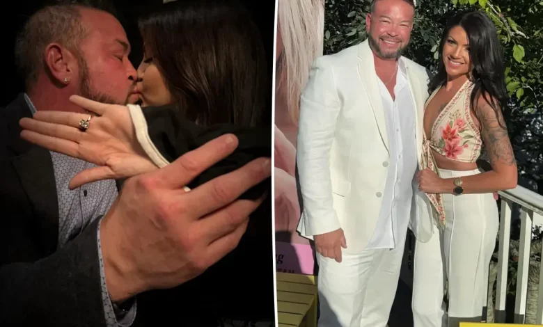 Jon Gosselin marries Stephanie Lebo with two of his children in attendance