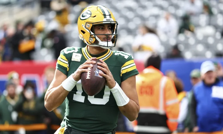 Jordan Love out of game with left shoulder injury