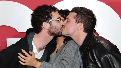 Josh Hutcherson Kisses ‘I Love LA’ Co-Star Jordan Firstman at GQ’s Men of the Party 2025!