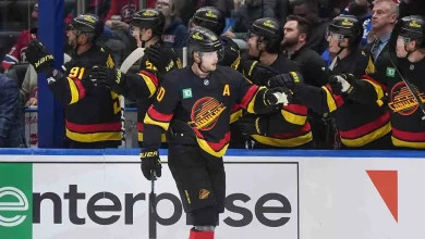 'Just trying to be me': Canucks' Pettersson growing into two-way role