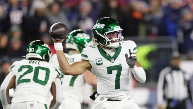 Justin Fields finds John Metchie, cuts Patriots lead to 21-14