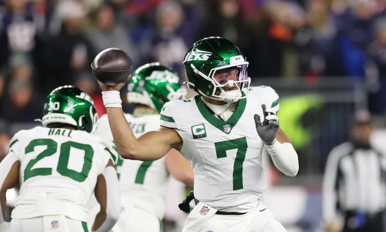 Justin Fields finds John Metchie, cuts Patriots lead to 21-14