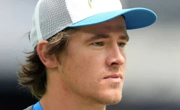 Justin Herbert Manages team to victory on SNF