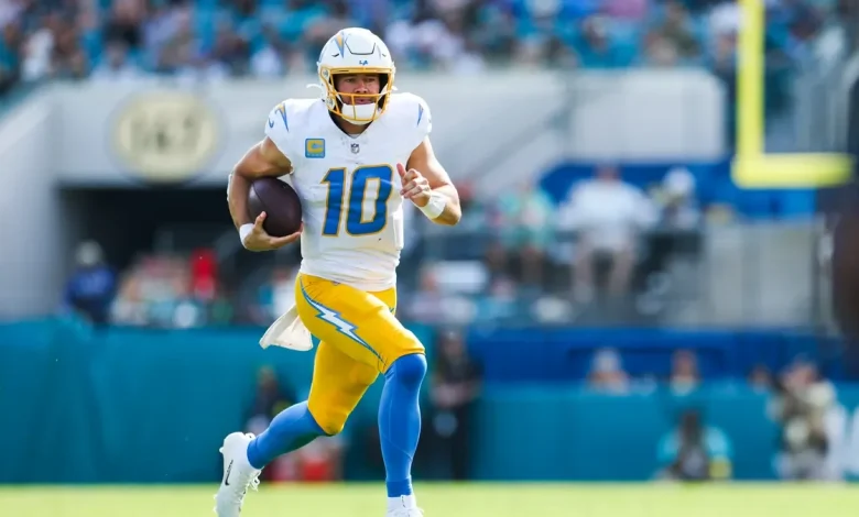 Justin Herbert injury update: Chargers QB heads to medical tent after big hit