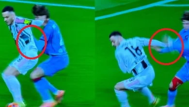 Juve-Cagliari, moviola: Palestra a terra in area, ma è lui che fa fallo su Kostic