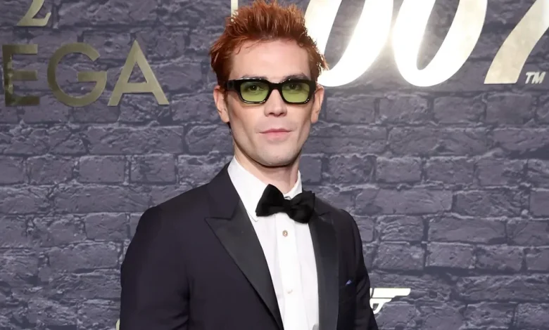 KJ Apa strips down & shows off his sexy body in new holiday movie