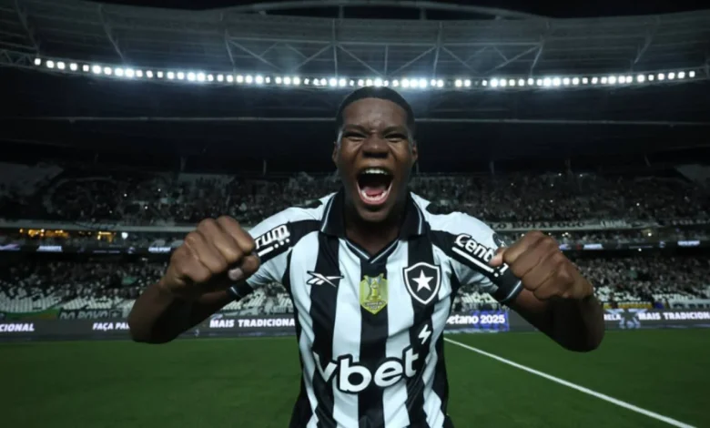 Kadir ganhou moral com ídolo do Botafogo após partida contra o Sport