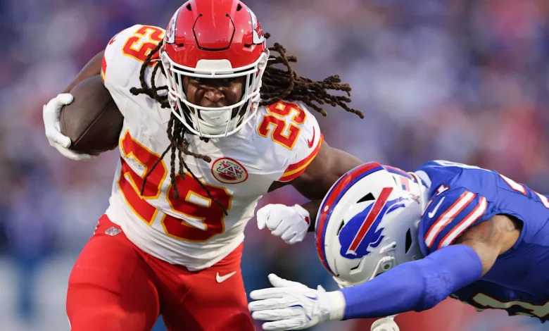 Kareem Hunt start or sit: Week 12 fantasy football advice