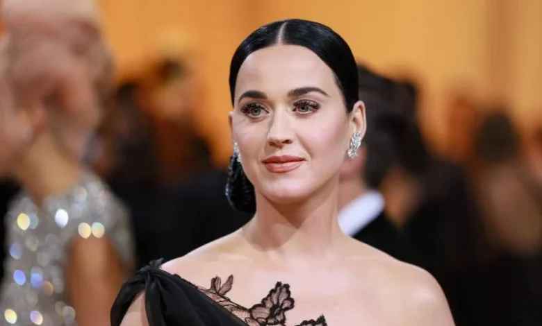 Katy Perry shrugs off Orlando Bloom’s viral photo as she dazzles on stage in Barcelona for ...
