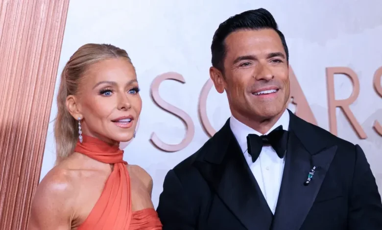 Kelly Ripa Teases Mark Consuelos After Actor Says He Only Needs '7 Minutes' for Intercourse: 'You’re Being Generous'