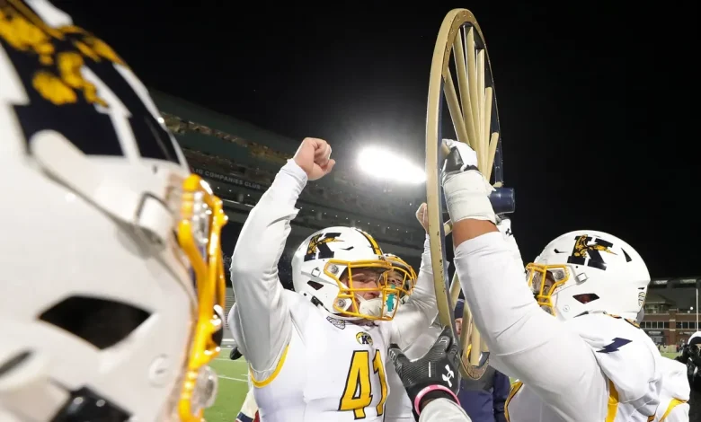 Kent State vs Akron football score, recap. KSU seizes Wagon Wheel in overtime thriller