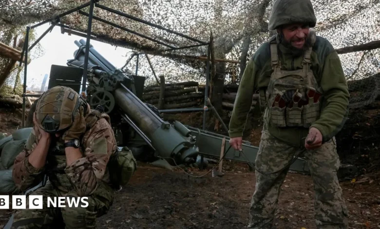 Key Ukraine town faces 'multi-thousand' Russian force, top commander admits