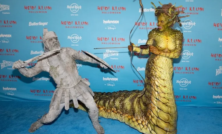 Kostüme: Messerscharfe Zähne - Heidi Klum gibt gruseligen Einblick